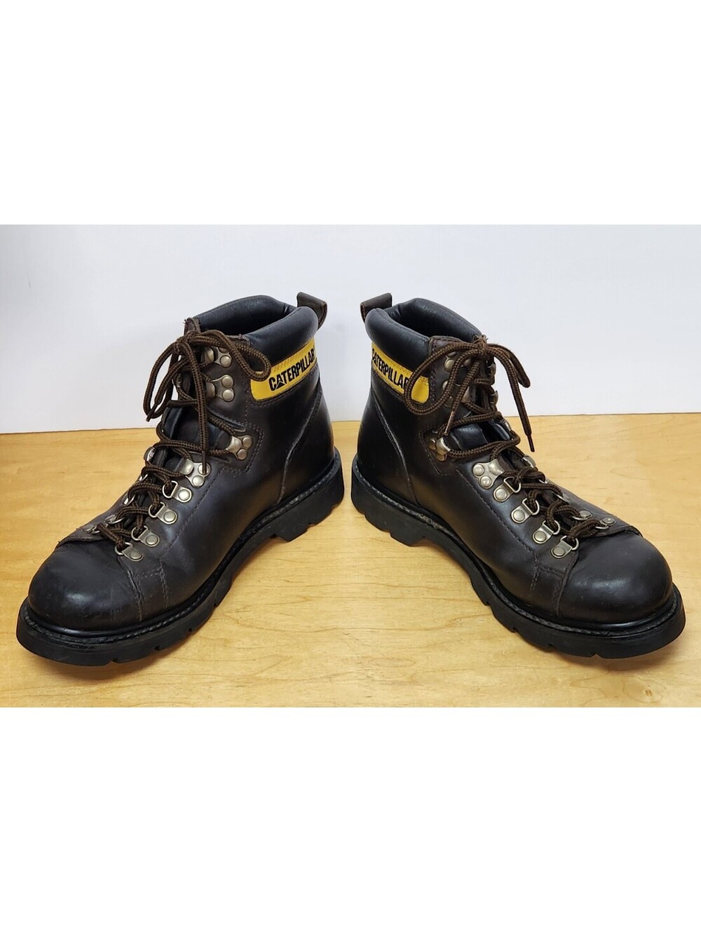 Vintage CAT Caterpillar Alaska Work Boots Mens 8 Oil Tan Leather Soft Toe 7"